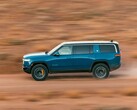 Rivian R1S wydaje się być w stanie przejechać 410 mil na jednym ładowaniu, gdy jest wyposażony w akumulator Max. (Źródło zdjęcia: Rivian)