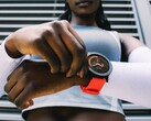 CMF Watch 3 Pro charakteryzuje się efektownym, okrągłym designem, opcjonalnie dostępnym z pomarańczowym paskiem. (Źródło zdjęcia: Nothing)