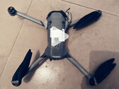 Zdjęcie rzekomego prototypu DJI Air 4 z początku 2025 roku.