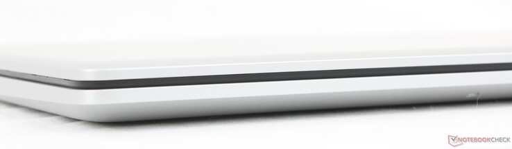 Przód: Brak portów