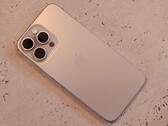 Apple pracuje nad wprowadzeniem funkcji generatywnej sztucznej inteligencji na iPhone'a. (Zdjęcie: Notebookcheck)