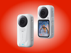 Model Insta360 X6 w kolorze Arctic White.