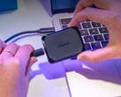 Zewnętrzny dysk SSD Crucial X10 Pro przedstawiony na zdjęciu