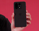 OnePlus 15 (na zdjęciu) to jeden z wielu flagowych telefonów, które zostały zaprezentowane podczas wydarzenia (źródło zdjęcia: Qualcomm)
