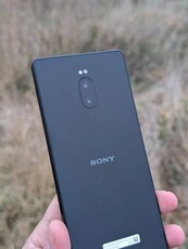 Prototyp smartfona Sony Xperia 5G. (Źródło zdjęcia: OLX)