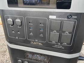 Oukitel BP2000 Powerstation oferuje wiele opcji połączeń.