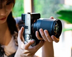 Mówi się, że najnowszy obiektyw TTArtisan doskonale nadaje się do fotografii portretowej.