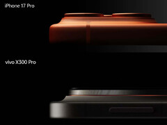 Seria Vivo X300 wydaje się mieć bardziej eleganckie wypukłości aparatu niż iPhone 17 Pro. Na zdjęciu: zdjęcie porównawcze X300 Pro i iPhone'a 17 Pro. (Źródło zdjęcia: Han Boxiao)