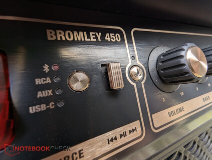 Przycisk źródła i przełącznik nośników