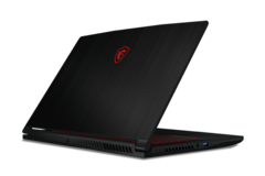 Niektóre budżetowe laptopy do gier od MSI są dostarczane z zaledwie 8 GB pamięci RAM i naklejką antysabotażową, aby zniechęcić użytkowników końcowych do samodzielnej aktualizacji pamięci (źródło zdjęcia: MSI)