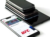 Duże smartfony są w modzie, ale kompaktowe smartfony nadal istnieją. (Źródło obrazu: Unsplash)