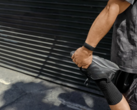 Smartwatch Fitbit Charge 6 (na zdjęciu) otrzymuje nową aktualizację. (Źródło zdjęcia: Google)