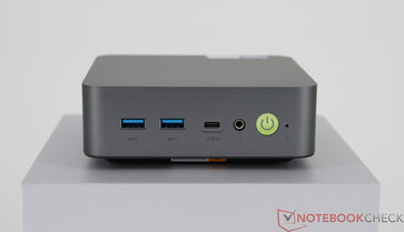 GMKtec NucBox K17 – Złącza na panelu przednim
