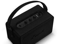 Emberton III w filmie „Pitch Black”