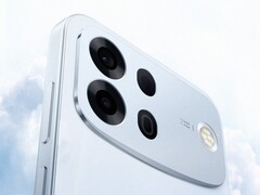 Model Oppo A7 Pro Max (na zdjęciu) posiada baterię o jeszcze większej pojemności niż model A6 Pro.