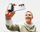 Nowy Grip Power Bank firmy Sharge (na zdjęciu) służy również jako pilot do kamery. (Źródło zdjęcia: Sharge)