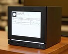 Urządzenie Steam Machine z wyświetlaczem e-ink.