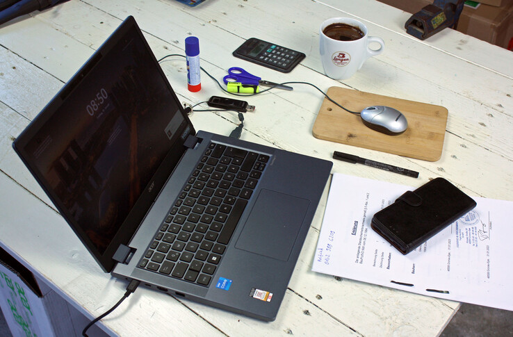 Acer TravelMate P4 TMP414-53-58XQ - nie chcąc się wyróżniać, 14-calowy laptop oferuje cechy domowego biura