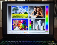 Oglądanie na zewnątrz w cieniu