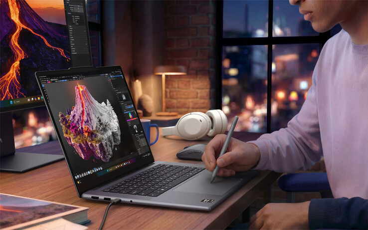 Haptyczny trackpad tego laptopa pełni również funkcję niewielkiej tabliczki do rysowania.