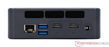 Tył: RJ45, 2x USB 3.2 typu A, 2x HDMI 2.0