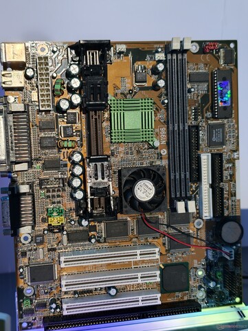 MSI MS-6168 oparty na chipsecie Intel 440ZX