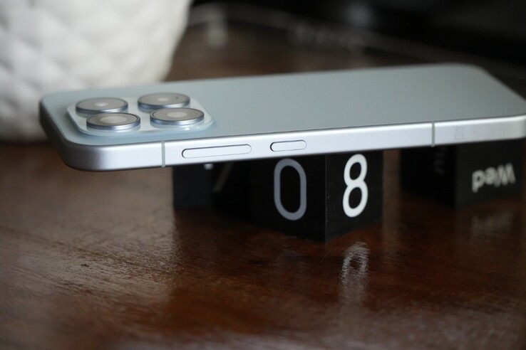 Xiaomi 17 jest wyposażony w dużą baterię o pojemności 6 330 mAh