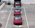 Nowy Model Y wykorzystuje nienadzorowany FSD do samodzielnego kierowania się do miejsc dostaw. (Źródło zdjęcia: Tesla/X)