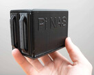 Pi NAS to niedrogi i kompaktowy NAS, którego budowa kosztowała 35 USD. (Źródło obrazu: Michael Klements)
