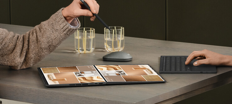 Zenbook Duo 2026 może leżeć płasko na stole, w przeciwieństwie do starszych modeli. (Źródło obrazu: Asus)