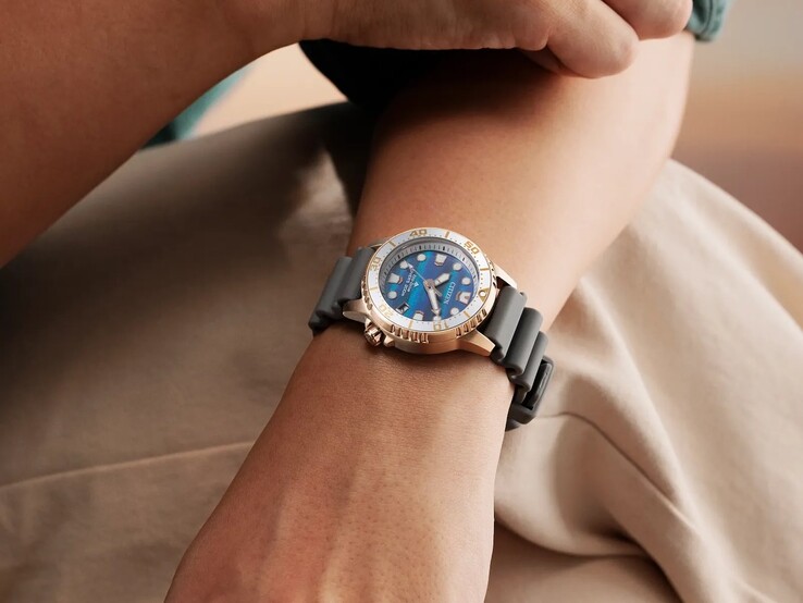 Mierząca 36,5 mm koperta oferuje bardziej kompaktowe podejście do nowoczesnego zegarka nurkowego.