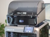 Drukarka 3D z obsługą wielokolorowego nadruku: model Creality K2 Combo zapewnia wysoką jakość wydruków i jest łatwy w obsłudze