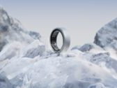Inteligentny pierścień Oura Horizon jest teraz dostępny w wykończeniu Brushed Titanium. (Źródło zdjęcia: Oura)