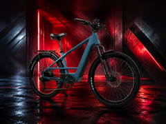 Model Monarc Tracer jest wyposażony w silnik w tylnej piaście Bafang o mocy 750 W