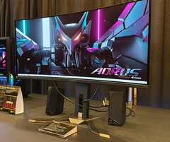 Gigabyte AORUS MO34WQC to jeden z monitorów, o których mówi się, że są wyposażone w nowy 34-calowy panel QD-OLED firmy Samsung Display. (Źródło zdjęcia: TFTCentral)