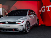 Thomas Schäfer, CEO Volkswagen Brand prezentuje nowy ID. GTI Concept na targach IAA w Monachium. (Źródło zdjęcia: Volkswagen)