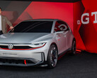 Thomas Schäfer, CEO Volkswagen Brand prezentuje nowy ID. GTI Concept na targach IAA w Monachium. (Źródło zdjęcia: Volkswagen)