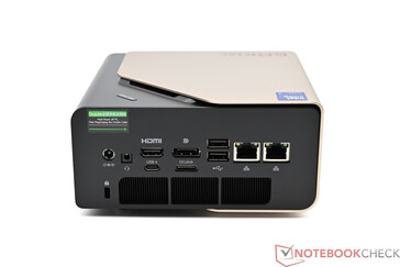 Tył: złącze zasilania, gniazdo audio combo 3,5 mm, HDMI 2.1, DisplayPort 1.4, Oculink, 2 × USB2.0 Type-A, 2 × 2,5G LAN