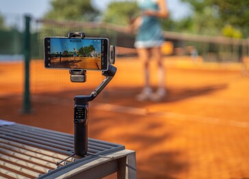 Gimbal do smartfonów Hohem V3 Ultra posiada 1,22-calowy, odłączany ekran dotykowy (źródło zdjęcia: Hohem)