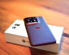 Motorola Edge 70 Pro jest wyposażona w procesor o nietypowej konstrukcji. Nie wszystko jednak wygląda tak różowo.