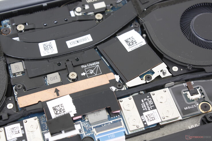 Proszę pamiętać, że model ten nie obsługuje dysków SSD 80 mm (lub 2280). Nie ma wsparcia dla dodatkowych dysków wewnętrznych