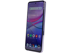 Recenzja Vivo V40 SE 5G. Urządzenie testowe dostarczone przez Vivo Austria. (zdjęcie: Daniel Schmidt)
