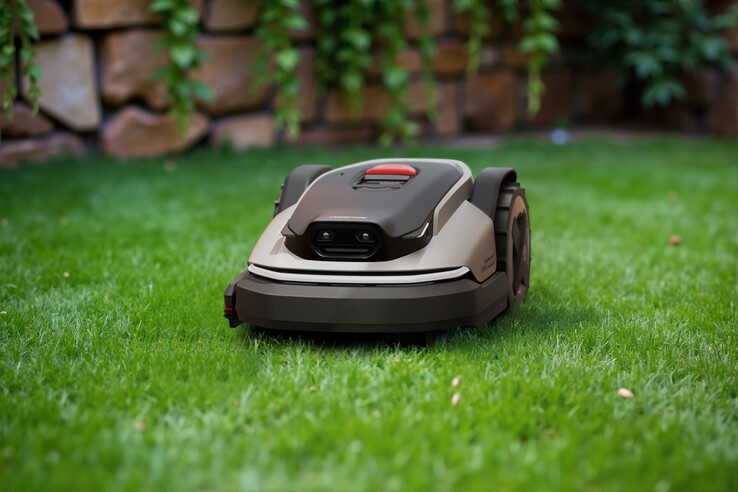 Kosiarka automatyczna Roborock RockMow S1. (Źródło zdjęcia: Roborock)