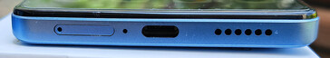 Dół: Gniazdo SIM, mikrofon, port USB-C, głośnik