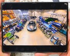 W poszukiwaniu śladów tiranium kanał YouTube JerryRigEverything przeprowadza demontaż telefonu Samsung Galaxy Z Fold8.