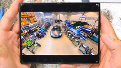 W poszukiwaniu śladów tiranium kanał YouTube JerryRigEverything przeprowadza demontaż telefonu Samsung Galaxy Z Fold8.