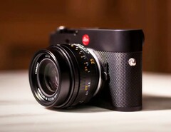 Leica Noctilux-M 1.2/35 ASPH. jest bardzo kompaktowy, ale stosunkowo ciężki (źródło zdjęcia: Leica)