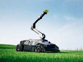 NexLawn Master X może rzucać psom piłki i zrywać owoce z drzew. (Źródło zdjęcia: Mova)
