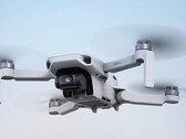 Mini 2 SE traci możliwości 4K Mini 2, aby osiągnąć tańszą cenę. (Źródło obrazu: DJI)