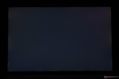 Niewielkie nierównomierne krwawienie podświetlenia